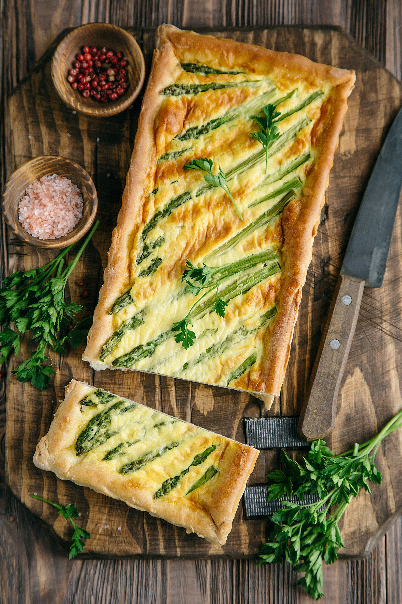 Spargelquiche in länglicher Quicheform